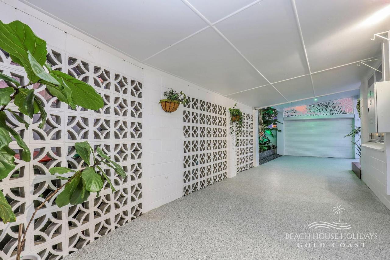 Miami Beachside Beach House Holiday home Gold Coast